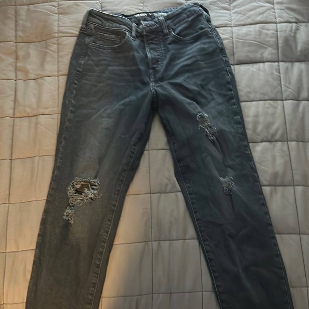 Women’s size 2 old navy high rise mom jeans